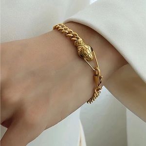 Green Eyes Snake Head Chain Bracelet